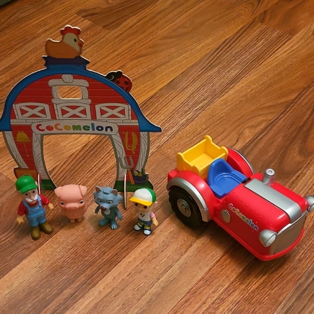 Cocomelon Tractor Playset
